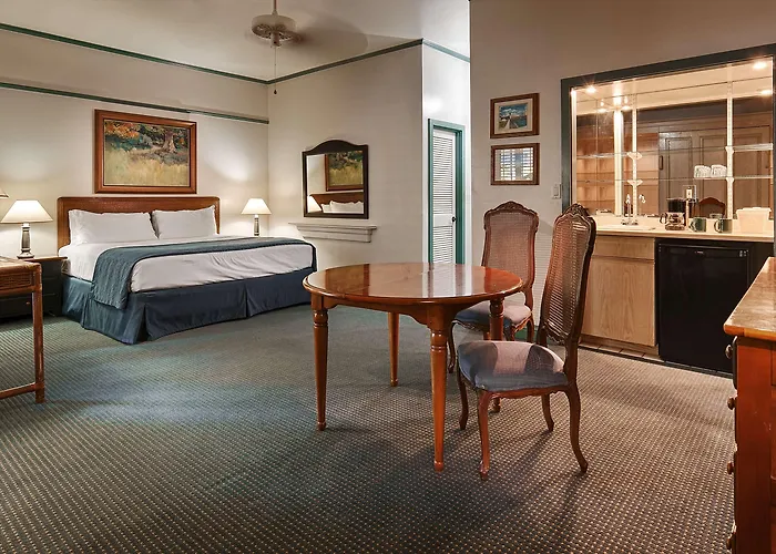 Best Western Pioneer Inn Lāhainā