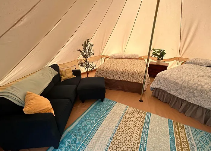 Maleka Farm: Tent Glamping North Shore Oahu Laie