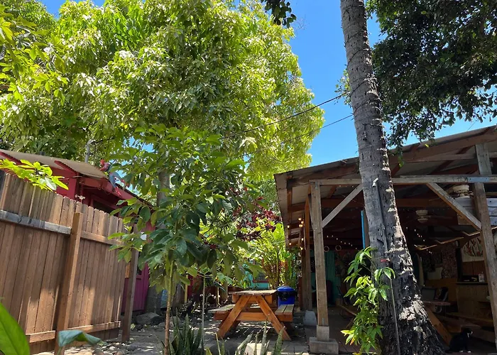 Banana Bungalow Maui Hostel Wailuku