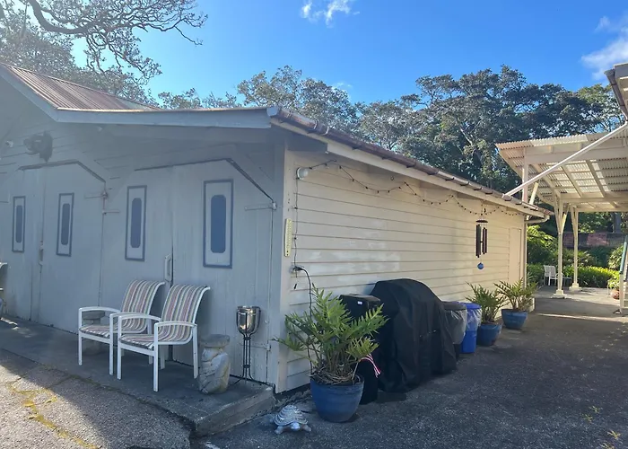 Aloha Junction Bed And Breakfast -Minutes Away From Hawaii Volcanoes National Park