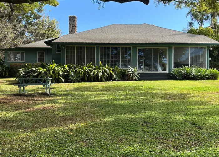 Banyan Tree B&B Retreat Makawao