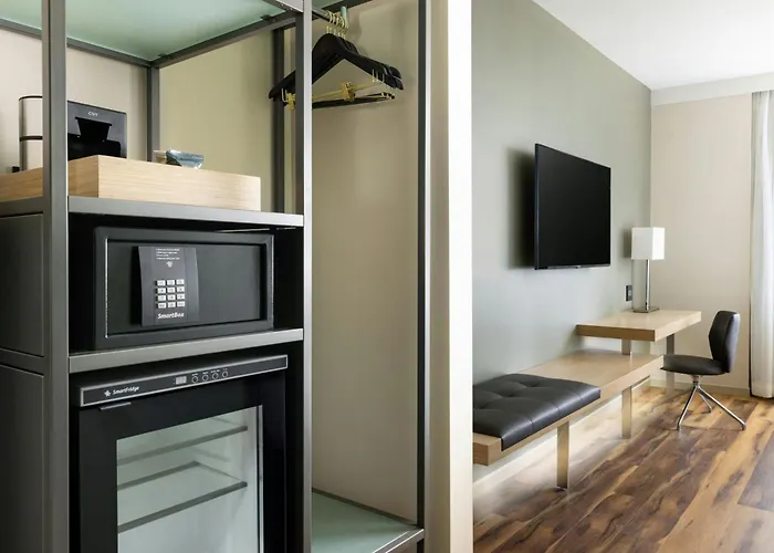 Ac Hotel By Marriott Honolulu