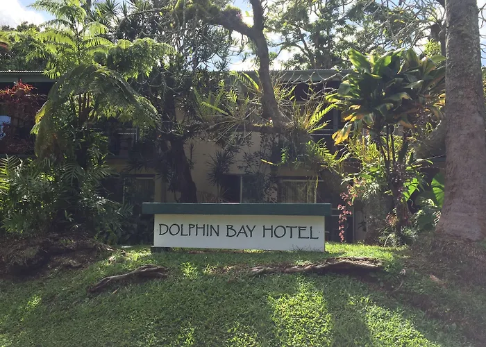 Dolphin Bay Hotel Hilo
