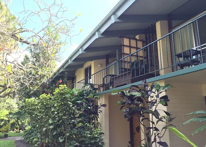 Dolphin Bay Hotel Hilo