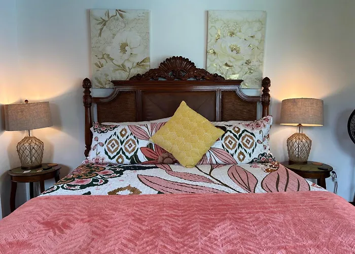 Hilo Bay Oceanfront Bed And Breakfast