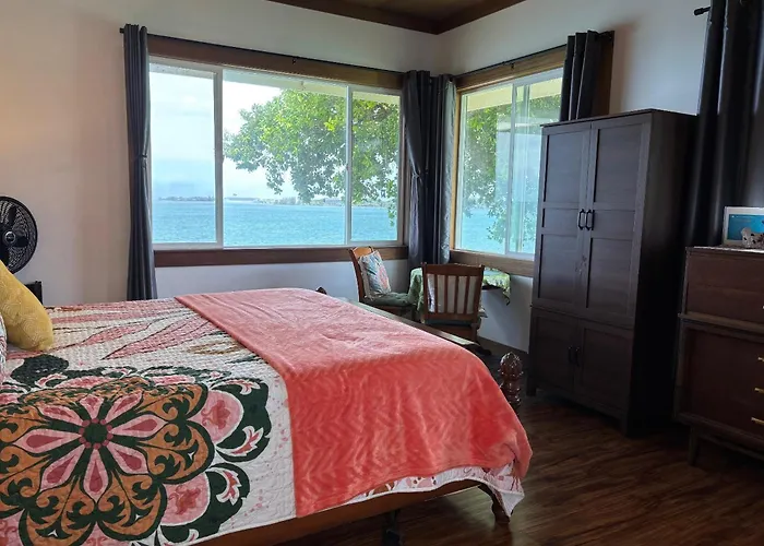 Hilo Bay Oceanfront Bed And Breakfast