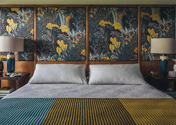 White Sands Hotel Honolulu