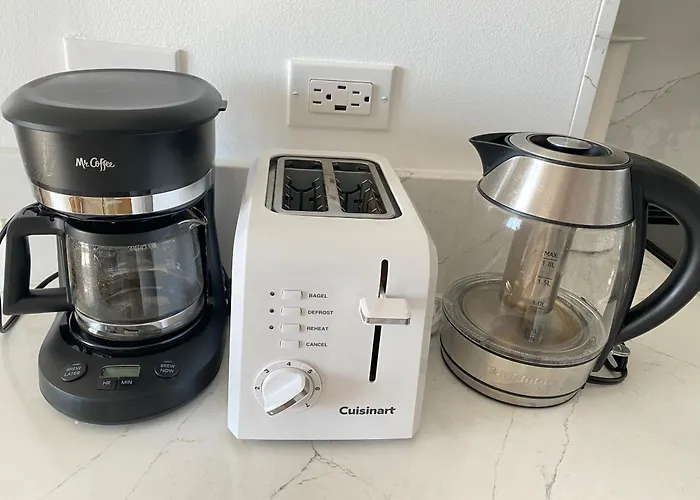 Newly Renovated Luxury, Modern Style Waikiki Sunset Hotel Ocean View Freeparking Honolulu