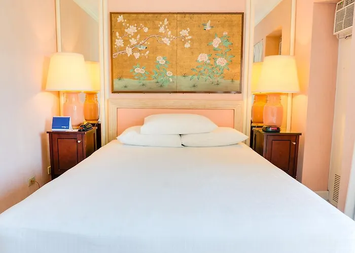 Aston Waikiki Beachside Hotel