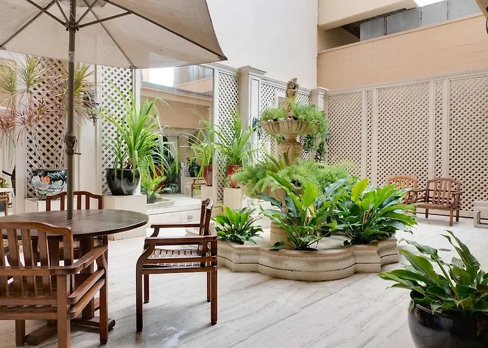 Aston Waikiki Beachside Hotel